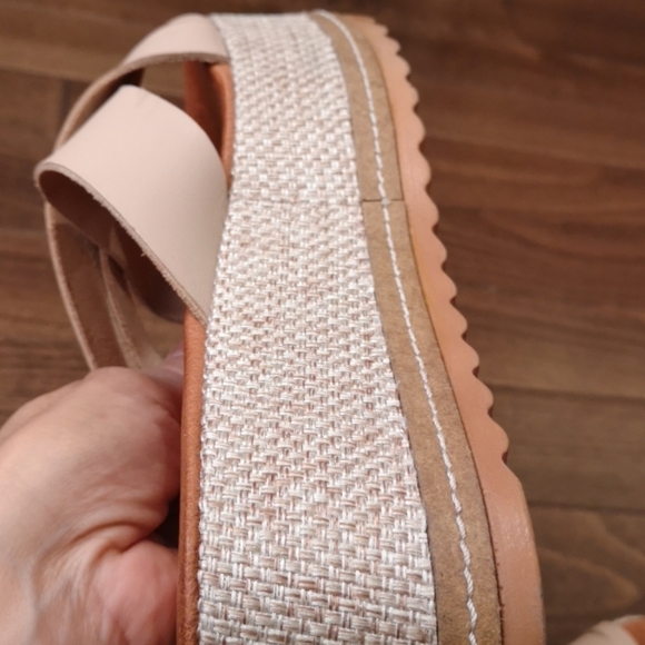 Woven leather platform sandals with leather insole - Picture 9 of 15